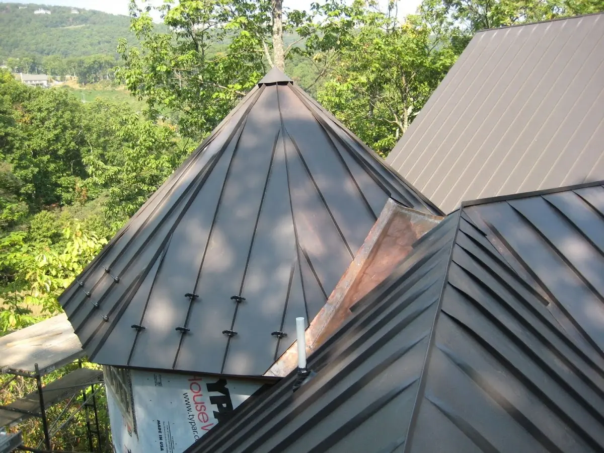 Professional Gutter Cleaning by Craftsman Roofing in Rio Hondo